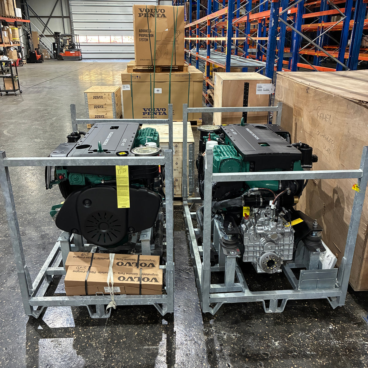 Dual Volvo Penta D4-320 Marine Engine Kit with HS68IV Gearboxes + Gauges