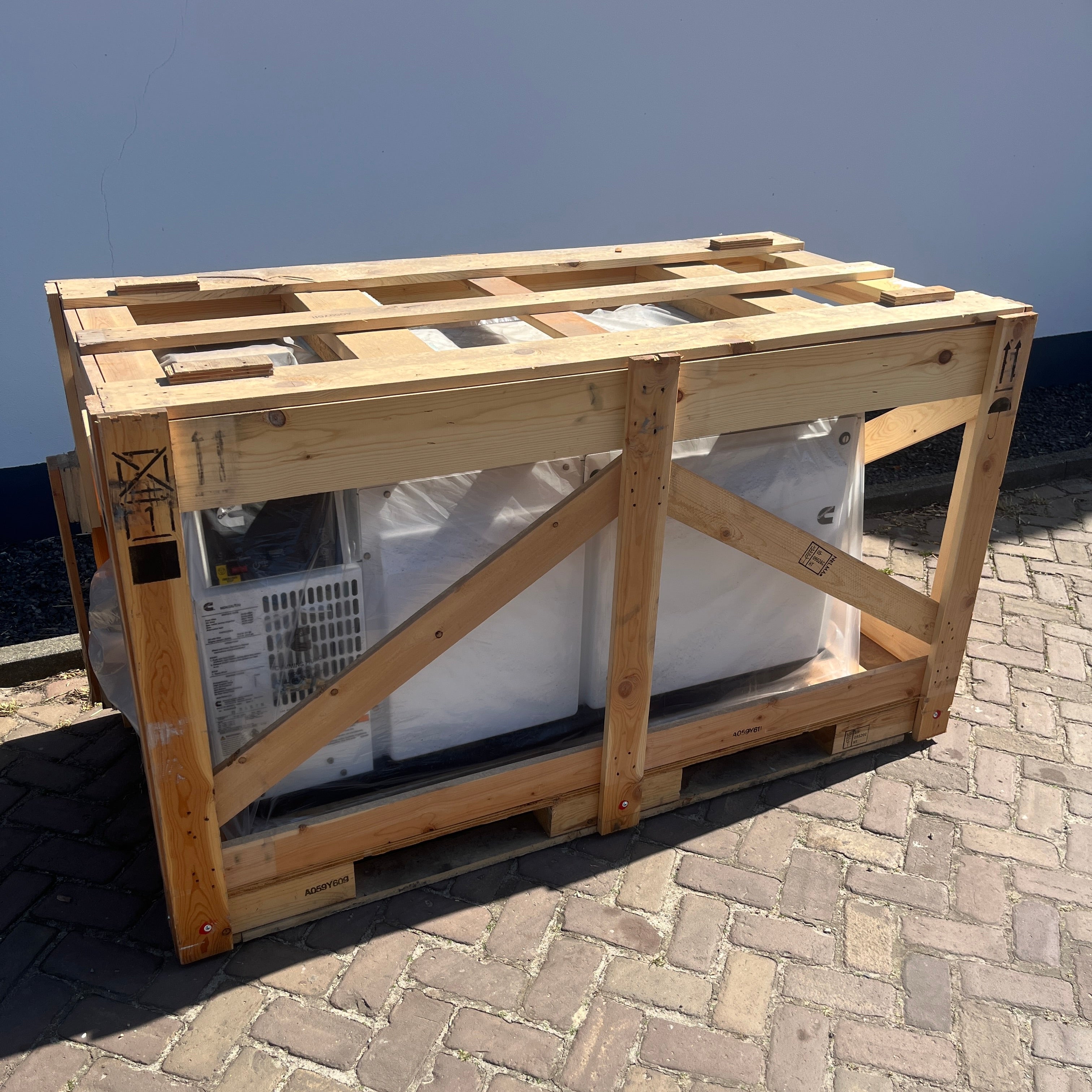 Cummins Onan 22.5 kW morski generator diesla 230V|| 50 HZ - 22.5MDKDT