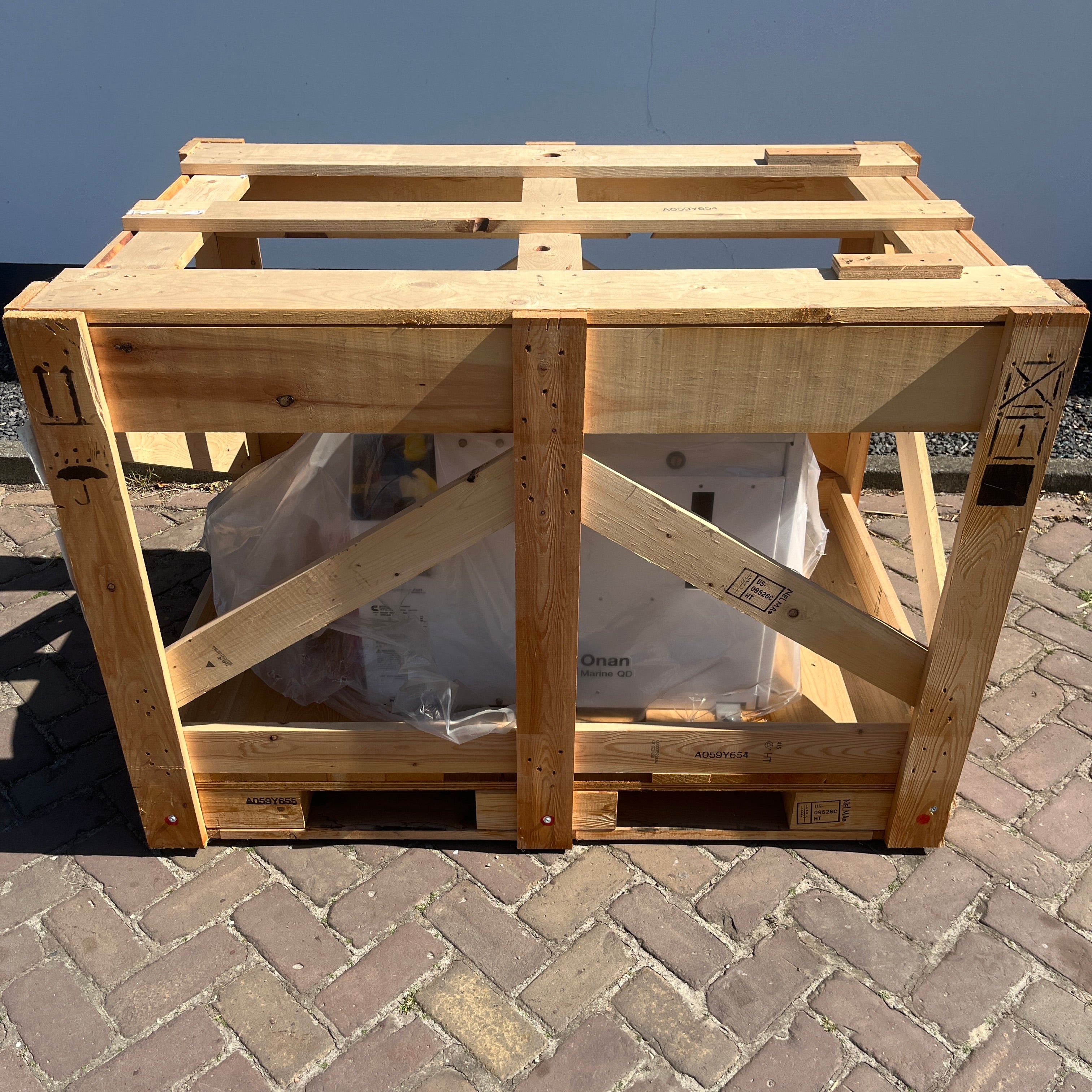 Cummins Onan 5 KW Marine Diesel Generator 110V | 60 Hz - 5MDKBH