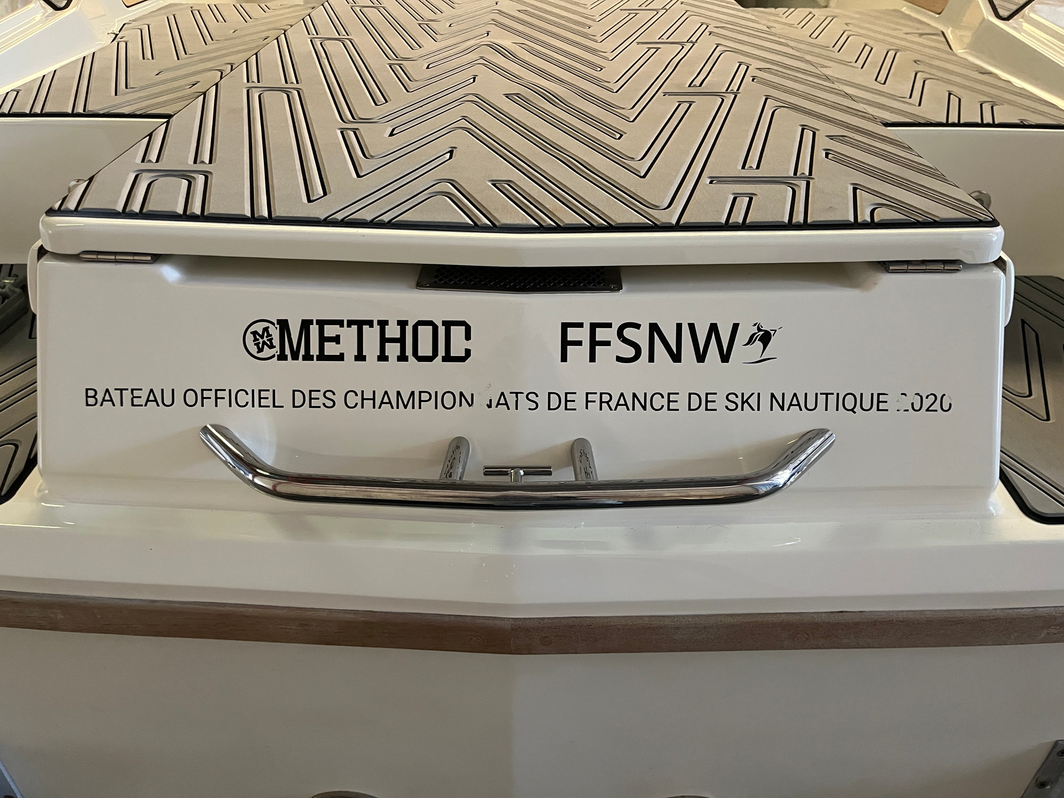 Метод Wake Ski 6.2 уейкборд - лодка за водни ски с 440HP RED