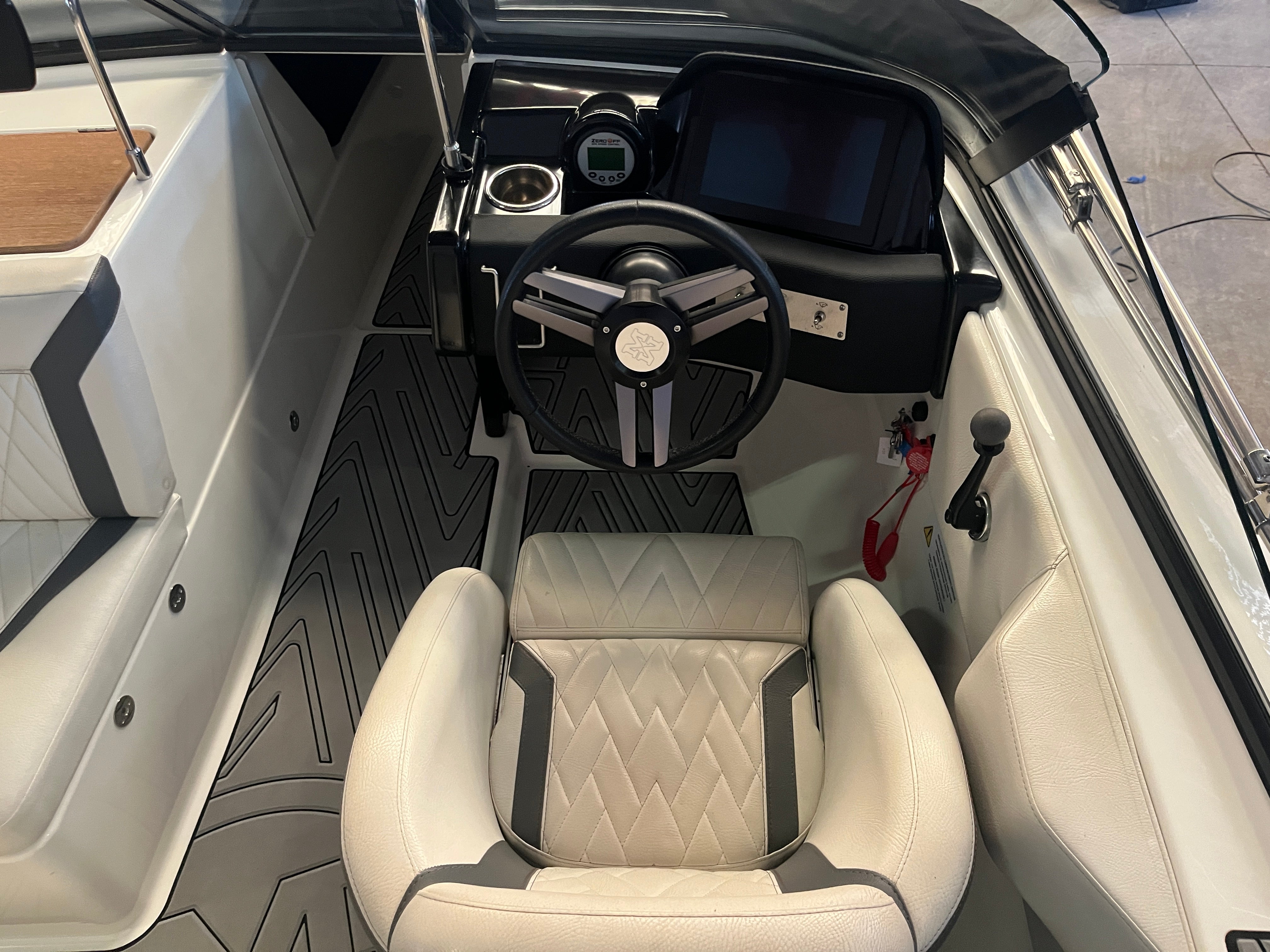 Метод Wake Ski 6.2 уейкборд - лодка за водни ски с 440HP RED