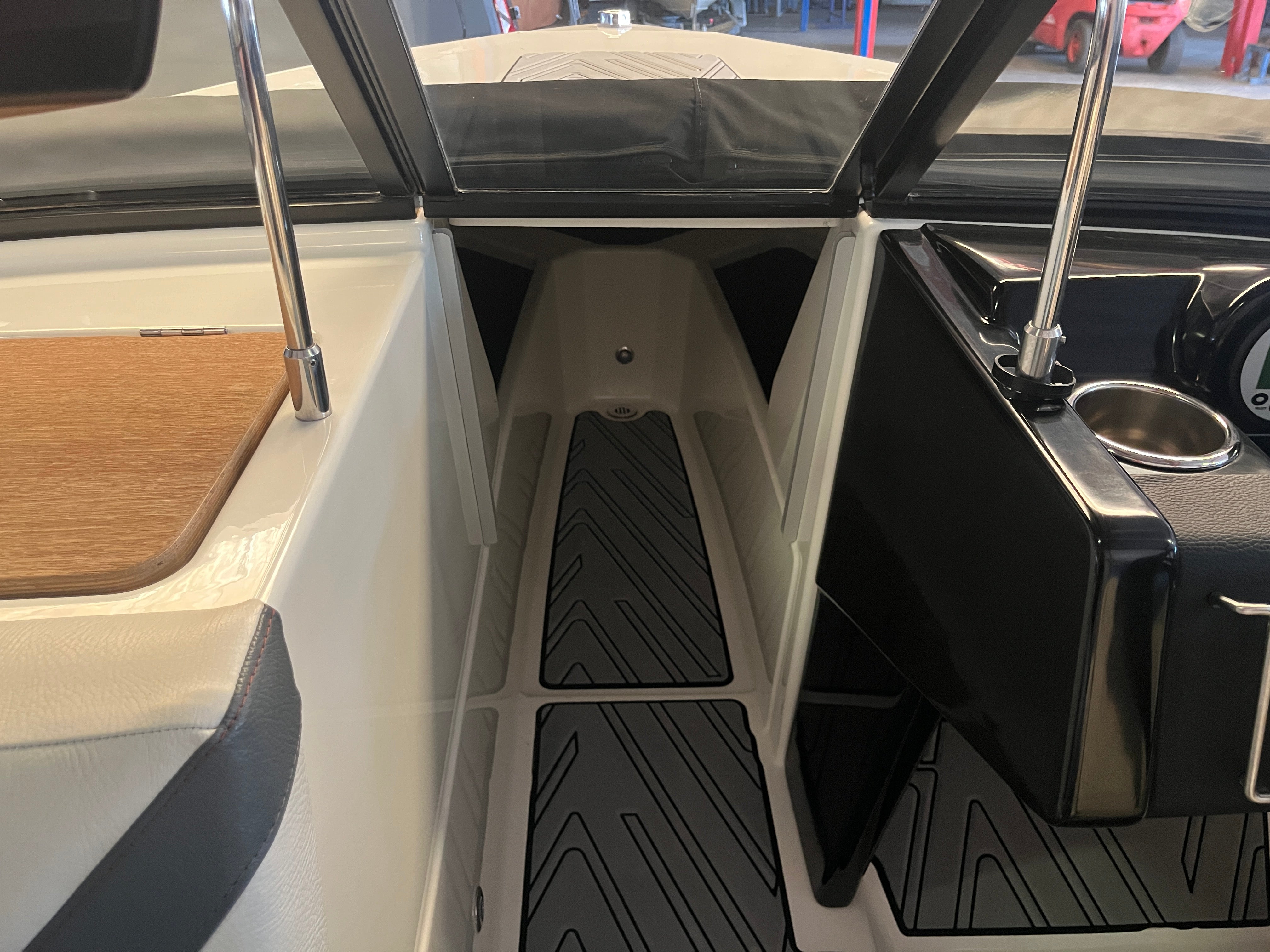 Метод Wake Ski 6.2 уейкборд - лодка за водни ски с 440HP RED