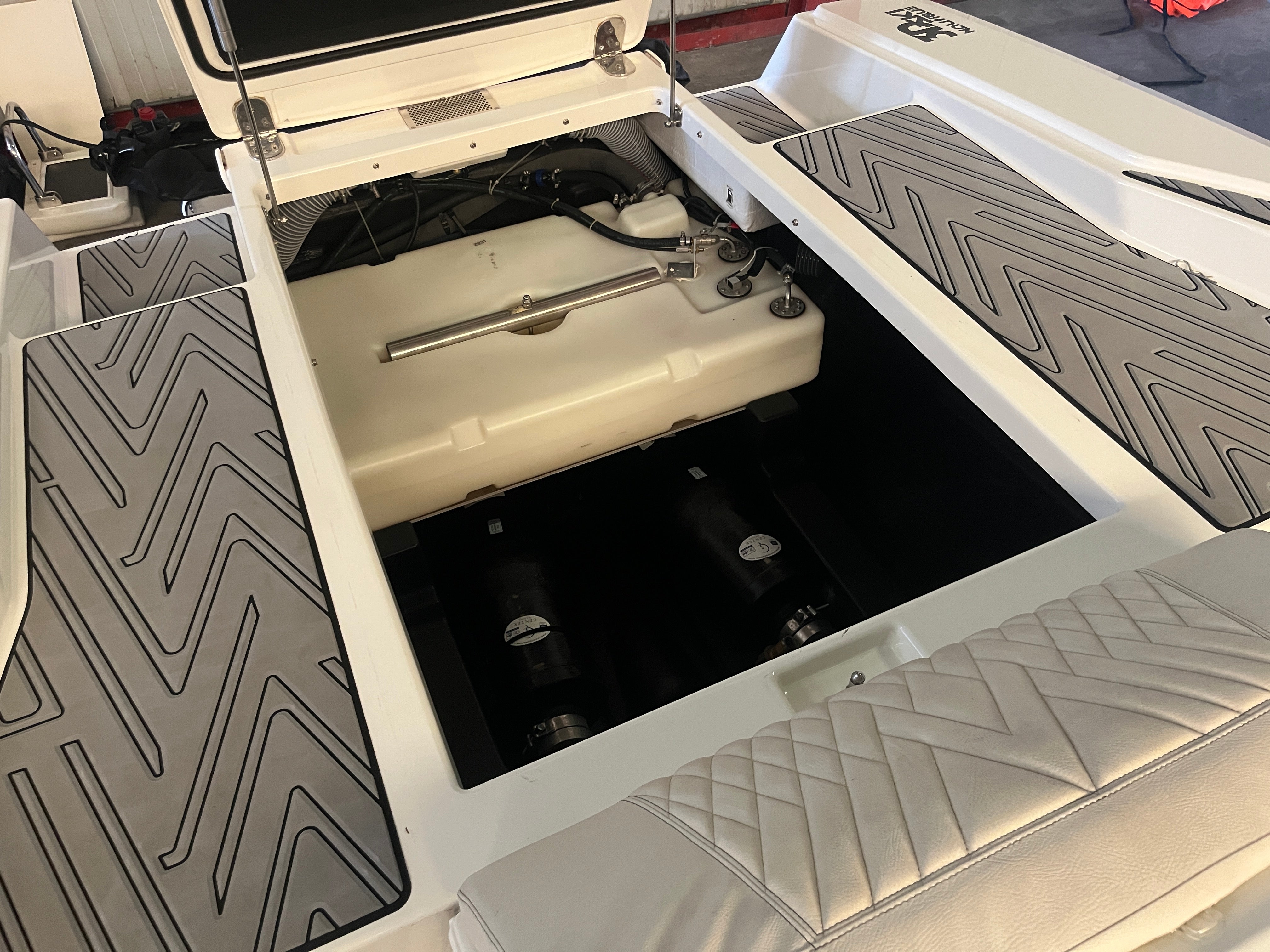 Метод Wake Ski 6.2 уейкборд - лодка за водни ски с 440HP RED