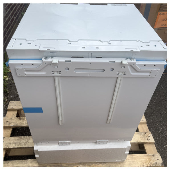 Miele K9123UI build-in under counter compressor cooled refrigerator 230V