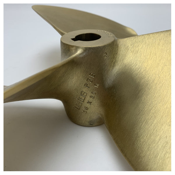 Vetus P3B bronzepropeller 3 blade 16 x 11 tommer højre 30 mm - P3B16X11R
