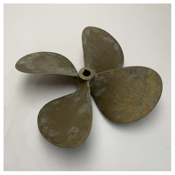 Vetus P4E16X16R 4-bladig 16 x 16-tums RH 30 mm propeller