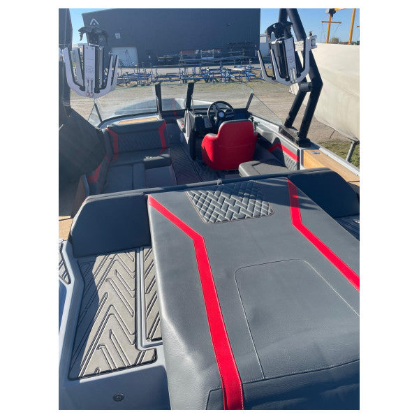 Method Wake Ski 6.2 wakeboard- waterski boat with 440HP grey 50 hours 2020