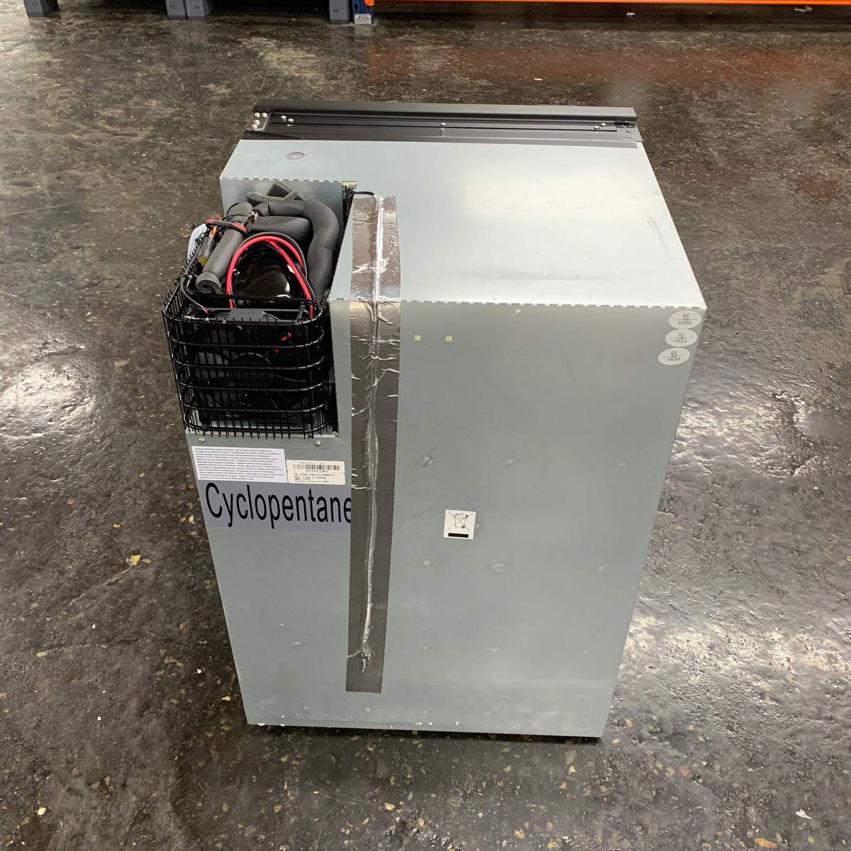 Isotherm Cruise 130 130L Classic Refrigerator Compressor Cooled 12/24V 